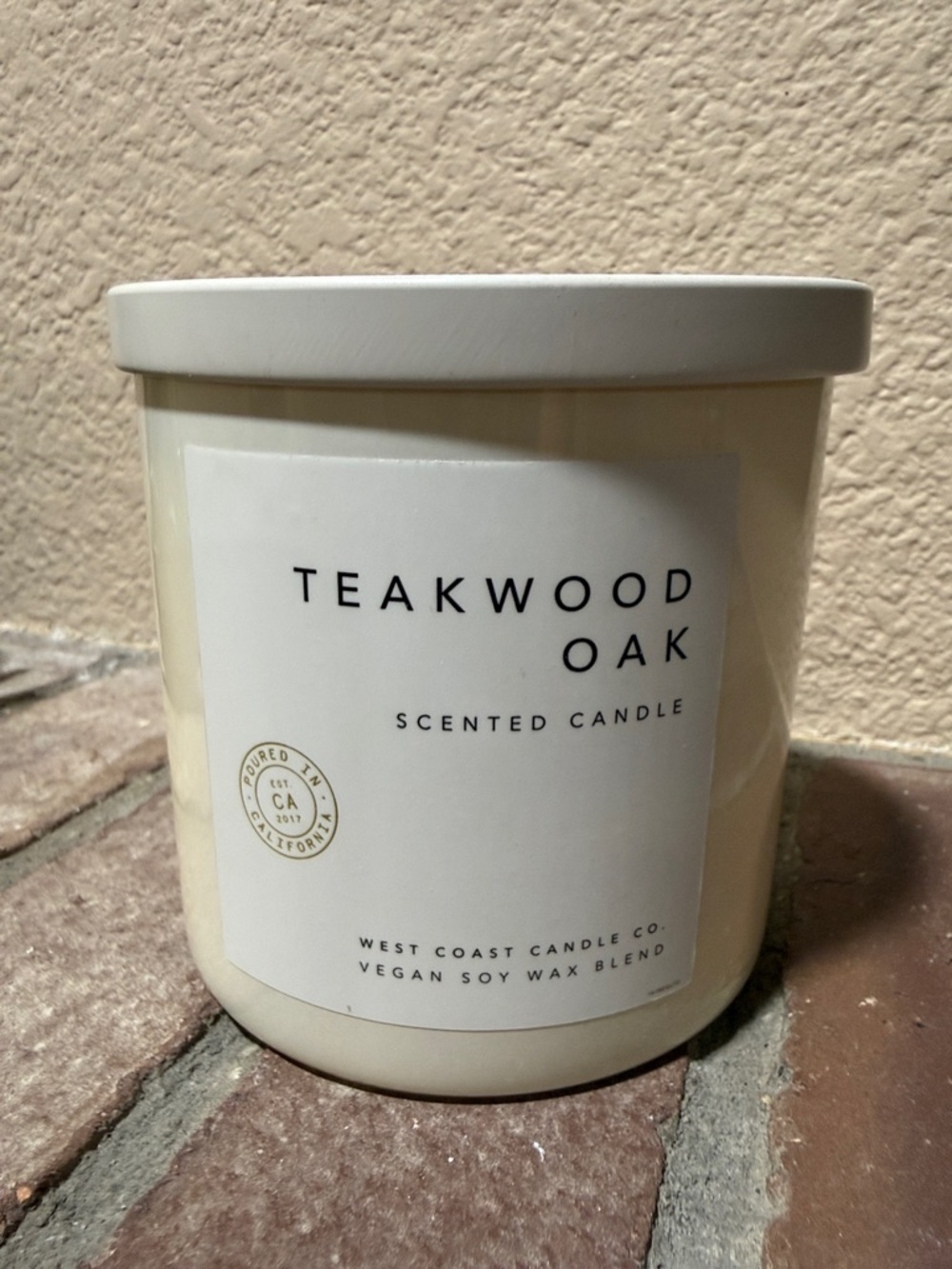 Teakwood Oak Scented Candle - White